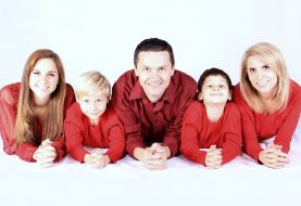 Elbiseler ve Aile Portreleri