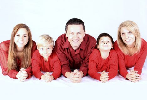 Elbiseler ve Aile Portreleri